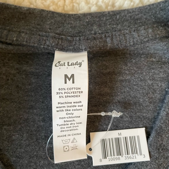 CatLady Box Grey V-Neck Cat Paw Holding Flowers Short Sleeve Shirt Size Medium - Picture 4 of 5